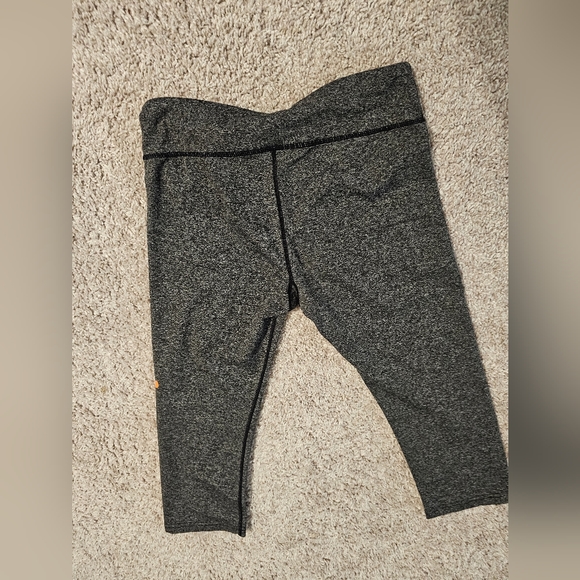Orange Theory workout pants size Medium - Picture 3 of 3